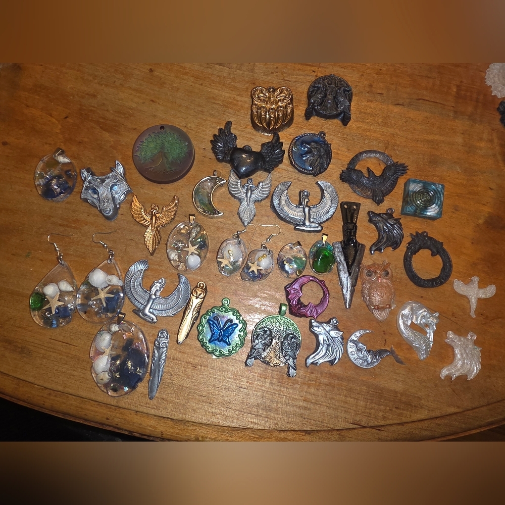 Resin Pendant Lot of 35+ Pieces Egyptian, Phoenix, Wolf, Bear Claw Owl Butterfly